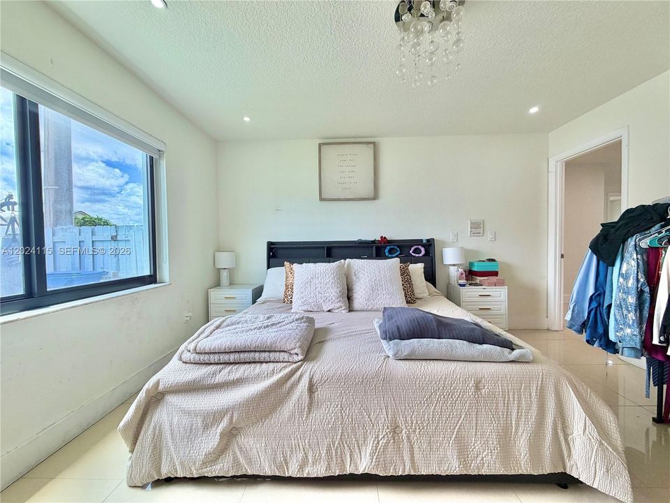 For Sale: $819,900 (3 beds, 2 baths, 2031 Square Feet)