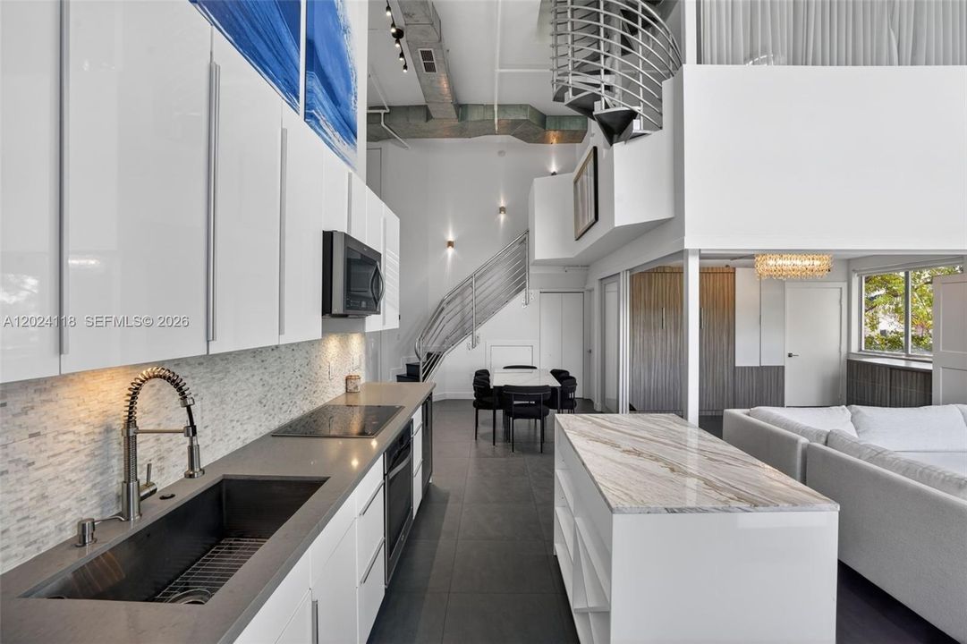 For Sale: $1,290,000 (2 beds, 2 baths, 1164 Square Feet)