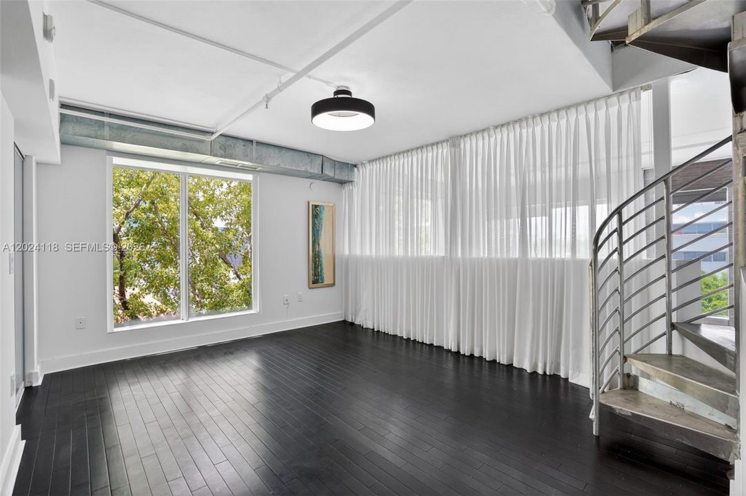 For Sale: $1,290,000 (2 beds, 2 baths, 1164 Square Feet)