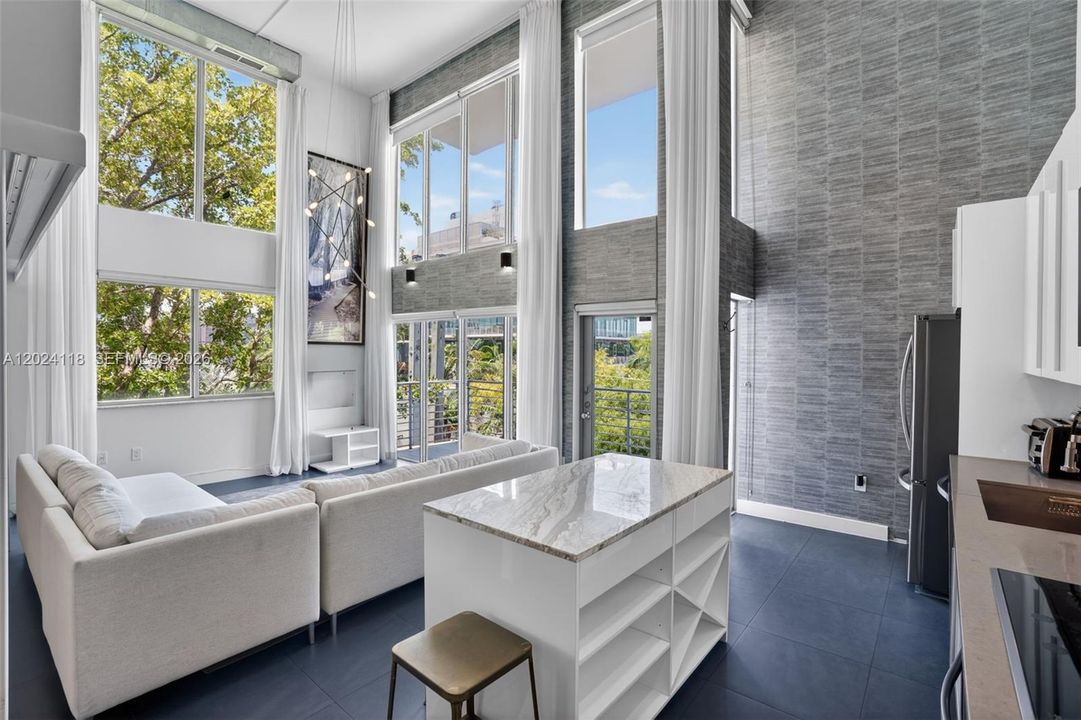 For Sale: $1,290,000 (2 beds, 2 baths, 1164 Square Feet)