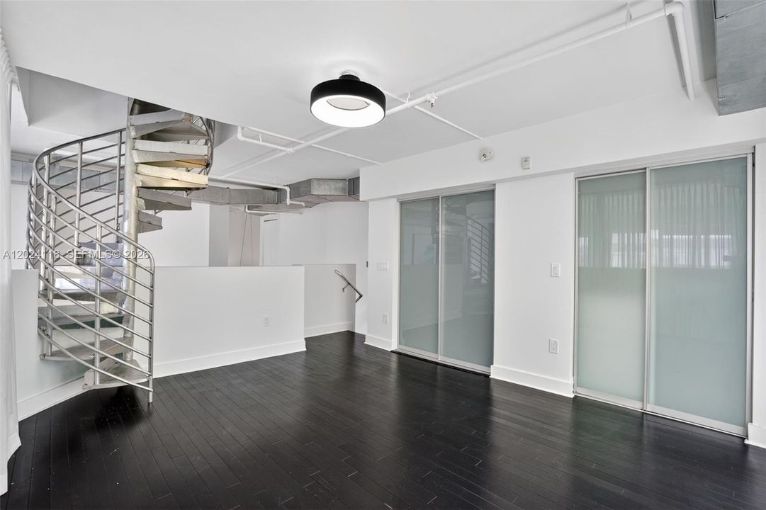 For Sale: $1,290,000 (2 beds, 2 baths, 1164 Square Feet)
