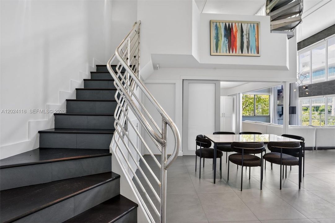 For Sale: $1,290,000 (2 beds, 2 baths, 1164 Square Feet)