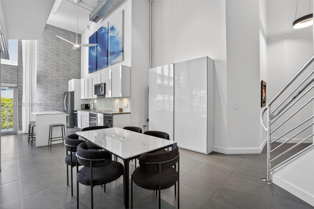 For Sale: $1,290,000 (2 beds, 2 baths, 1164 Square Feet)