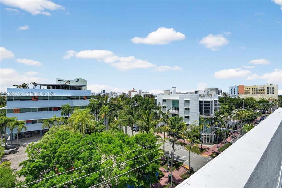 For Sale: $1,290,000 (2 beds, 2 baths, 1164 Square Feet)