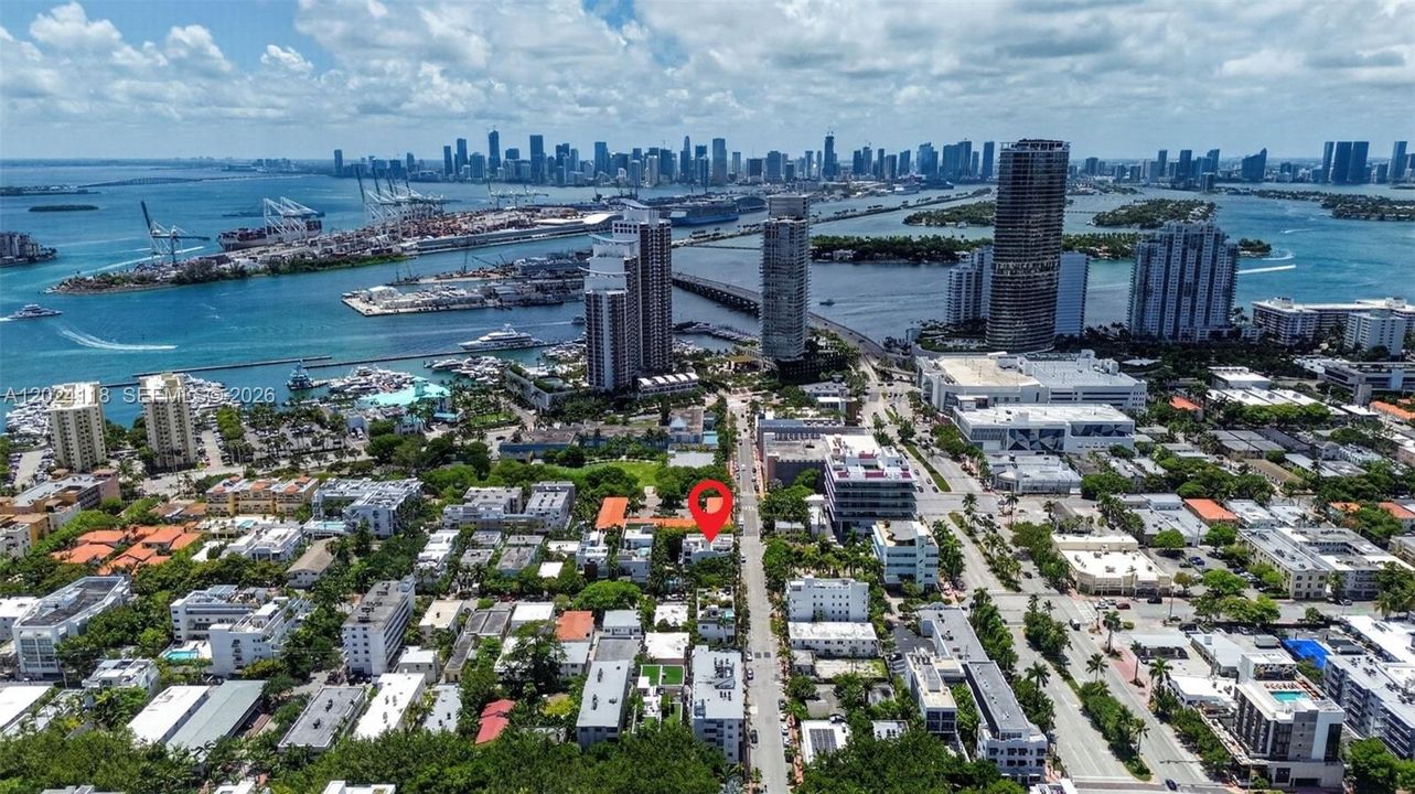 For Sale: $1,290,000 (2 beds, 2 baths, 1164 Square Feet)