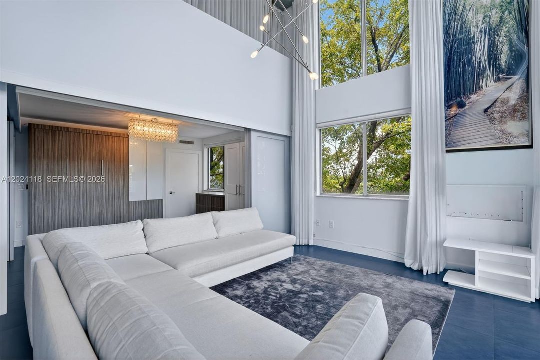 For Sale: $1,290,000 (2 beds, 2 baths, 1164 Square Feet)