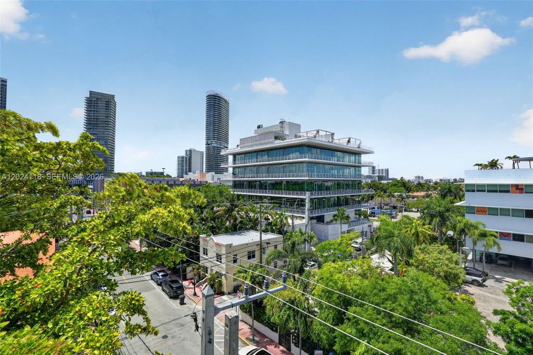 For Sale: $1,290,000 (2 beds, 2 baths, 1164 Square Feet)