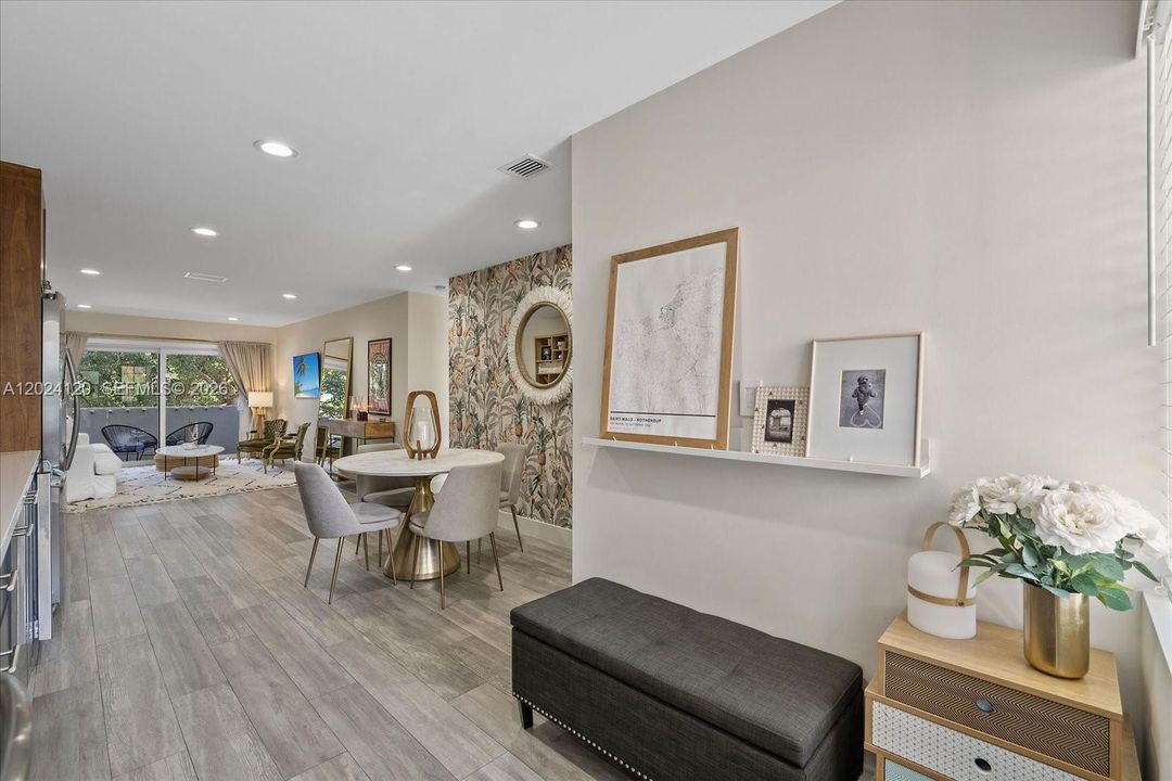 For Sale: $720,000 (2 beds, 2 baths, 1068 Square Feet)