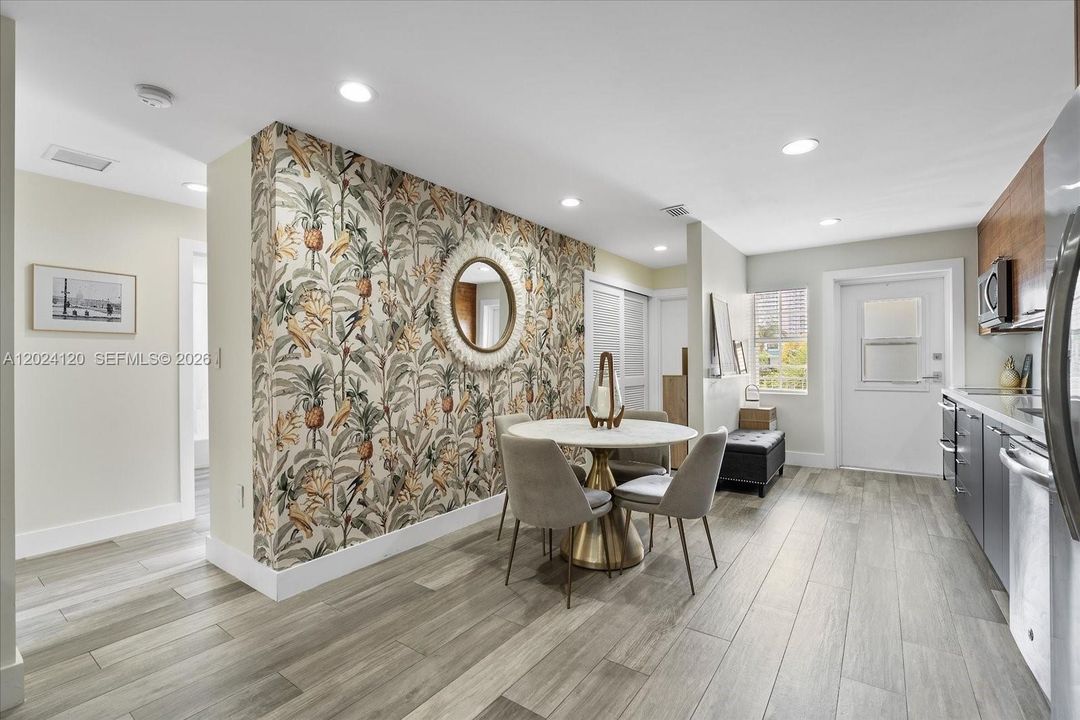 For Sale: $720,000 (2 beds, 2 baths, 1068 Square Feet)
