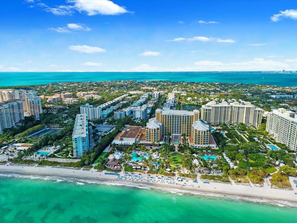 For Sale: $720,000 (2 beds, 2 baths, 1068 Square Feet)