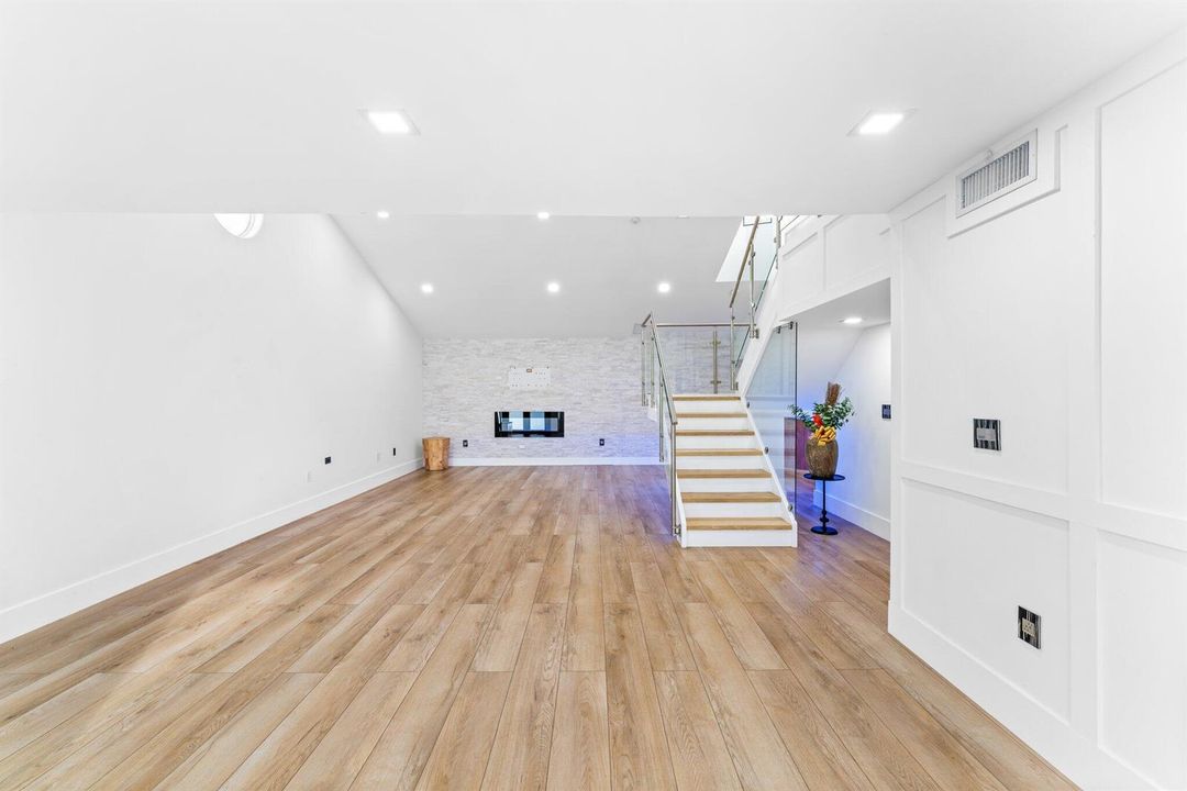 5-web-or-mls-15015-nw-88th-ct