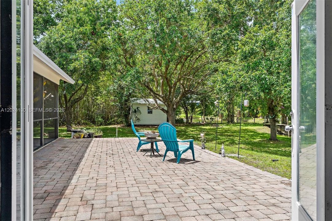 For Sale: $875,000 (4 beds, 2 baths, 2278 Square Feet)