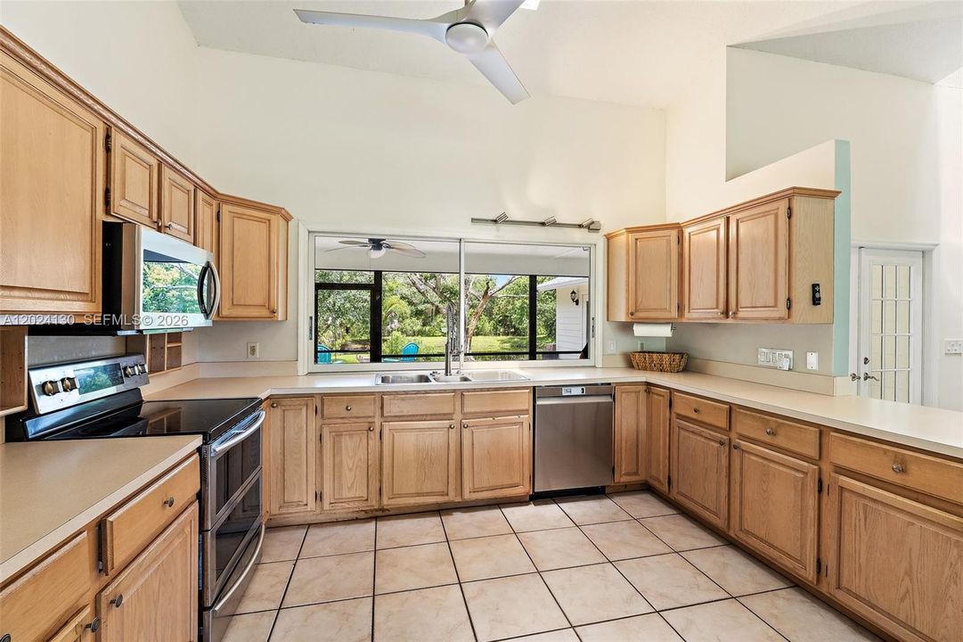 For Sale: $875,000 (4 beds, 2 baths, 2278 Square Feet)