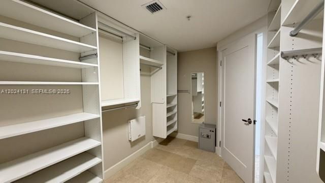 For Sale: $997,800 (3 beds, 2 baths, 1553 Square Feet)