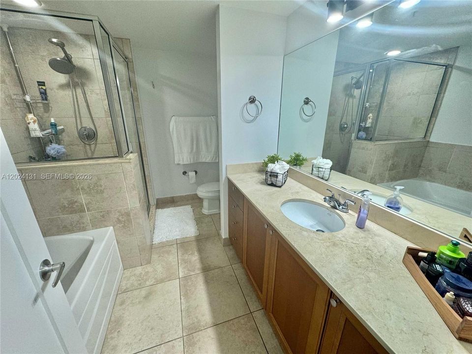For Sale: $997,800 (3 beds, 2 baths, 1553 Square Feet)