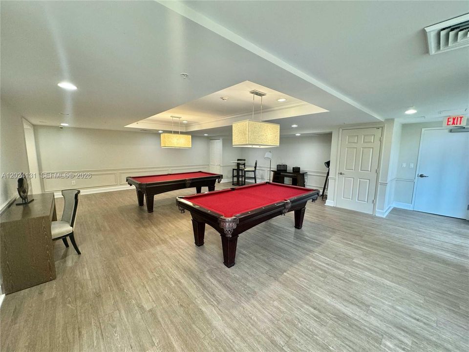 For Sale: $997,800 (3 beds, 2 baths, 1553 Square Feet)