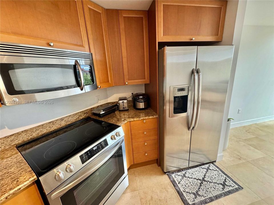 For Sale: $997,800 (3 beds, 2 baths, 1553 Square Feet)