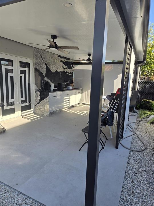 En Venta: $550,000 (3 camas, 2 baños, 1200 Pies cuadrados)