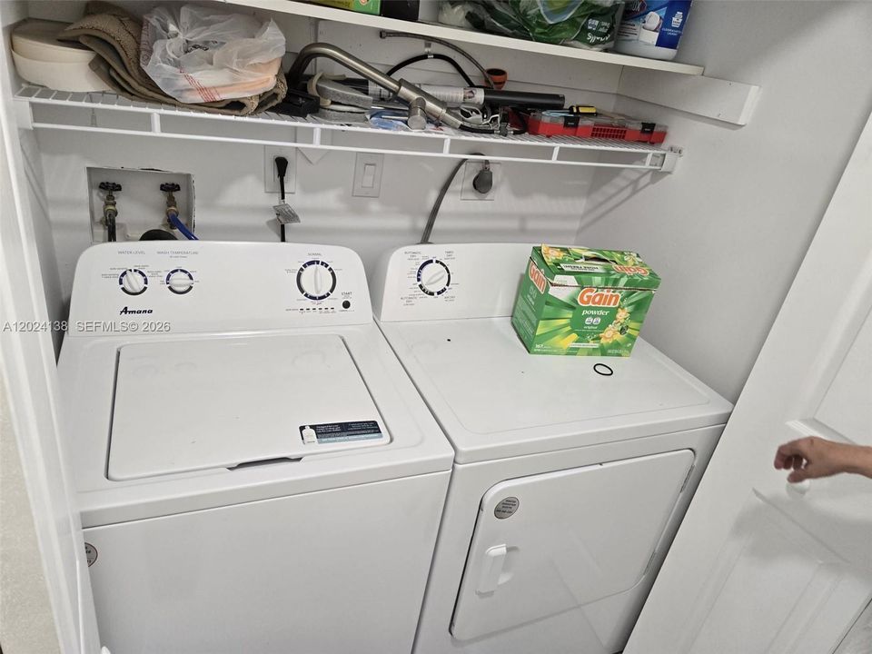 En Venta: $550,000 (3 camas, 2 baños, 1200 Pies cuadrados)