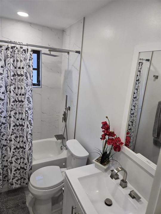 En Venta: $550,000 (3 camas, 2 baños, 1200 Pies cuadrados)