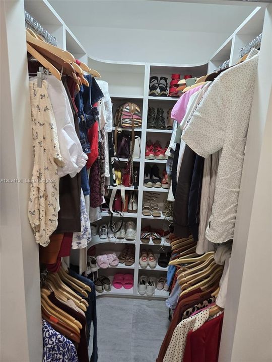 En Venta: $550,000 (3 camas, 2 baños, 1200 Pies cuadrados)