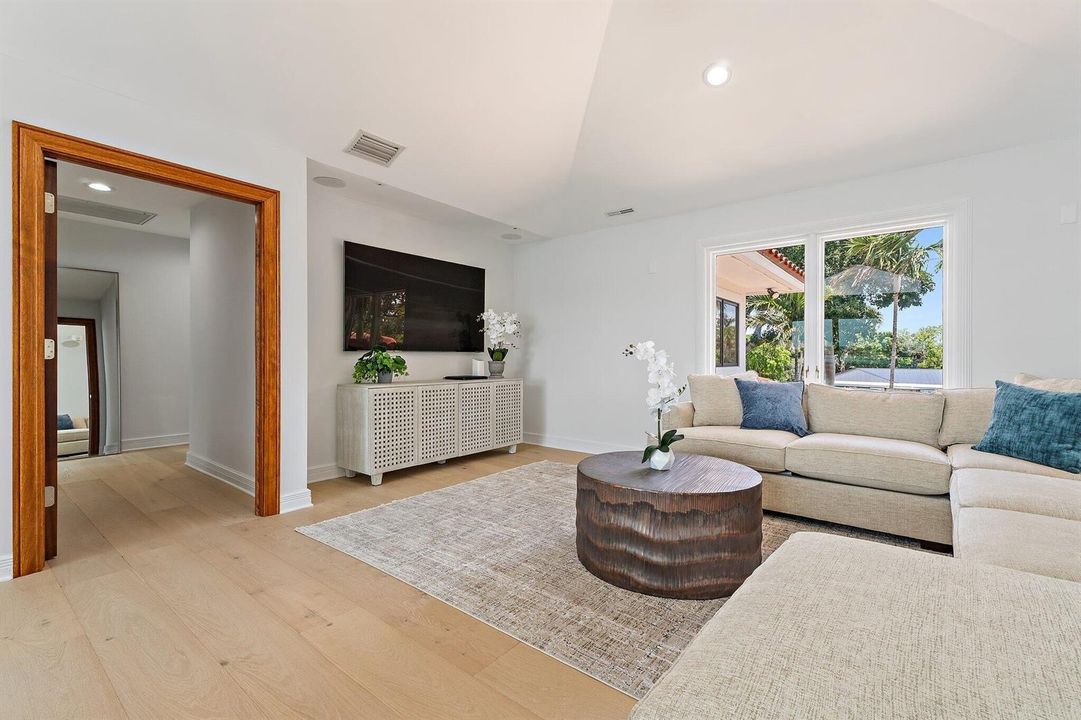 047-9NRiverRd-Stuart-SMALL