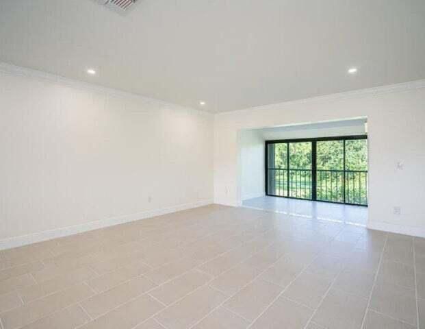Living Rm 3