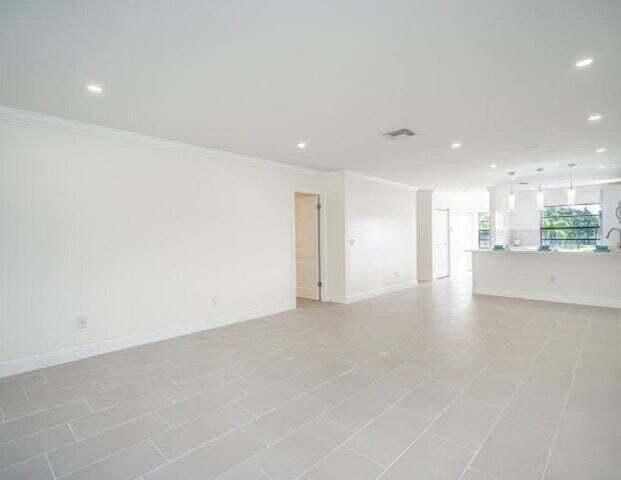 Living Rm 1