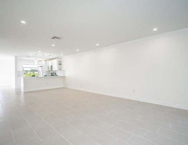 Living Rm 2