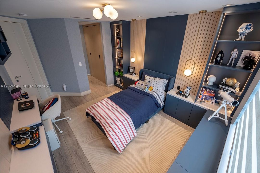 For Sale: $2,950,000 (5 beds, 5 baths, 3429 Square Feet)