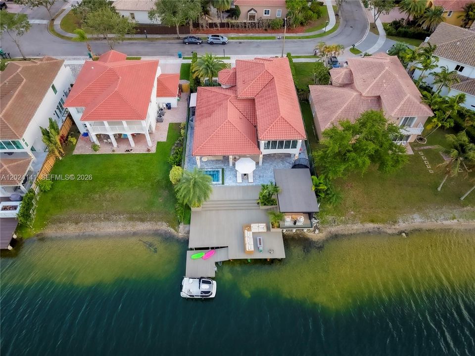 For Sale: $2,950,000 (5 beds, 5 baths, 3429 Square Feet)