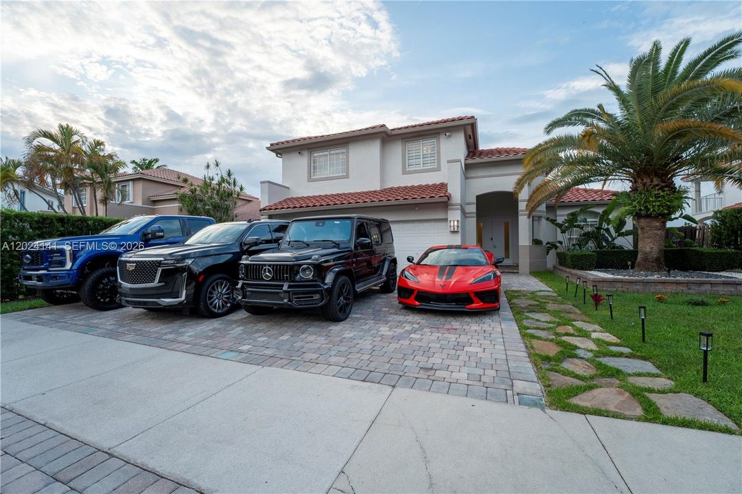 For Sale: $2,950,000 (5 beds, 5 baths, 3429 Square Feet)