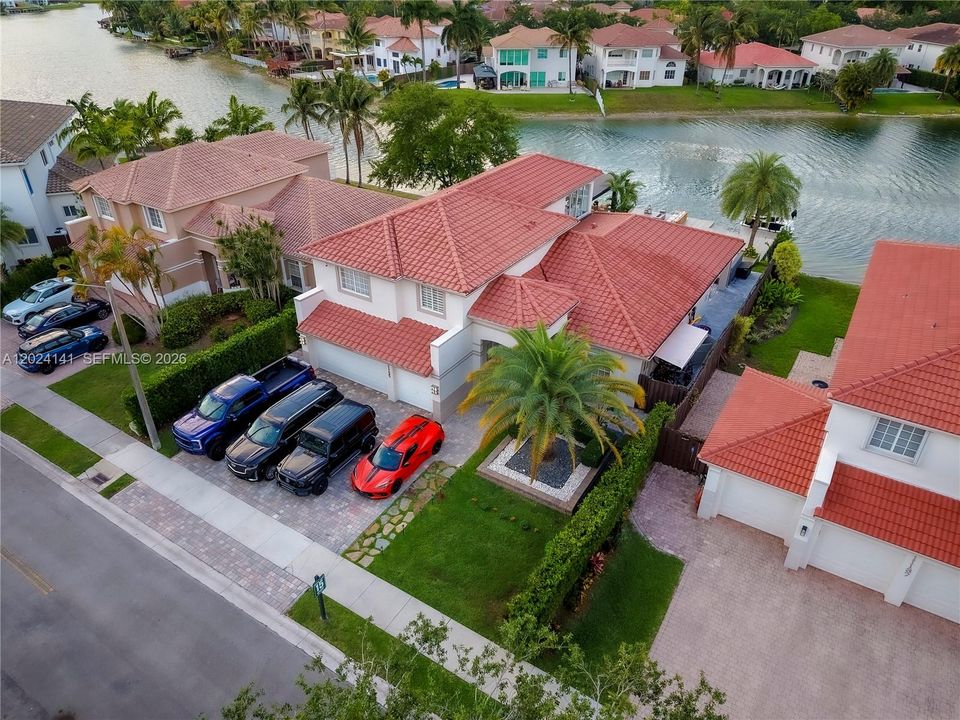 For Sale: $2,950,000 (5 beds, 5 baths, 3429 Square Feet)