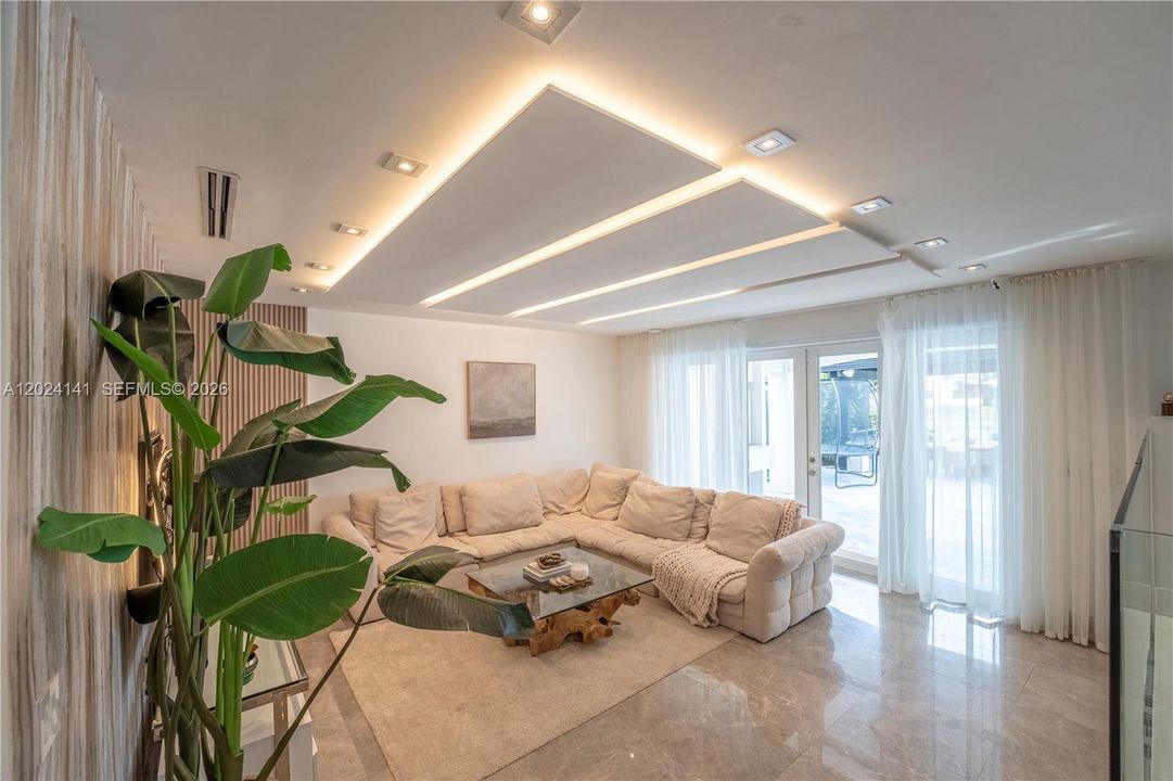 For Sale: $2,950,000 (5 beds, 5 baths, 3429 Square Feet)