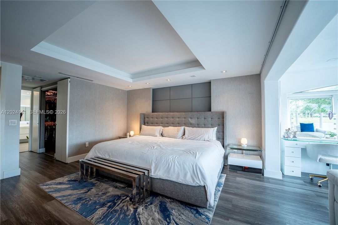 For Sale: $2,950,000 (5 beds, 5 baths, 3429 Square Feet)
