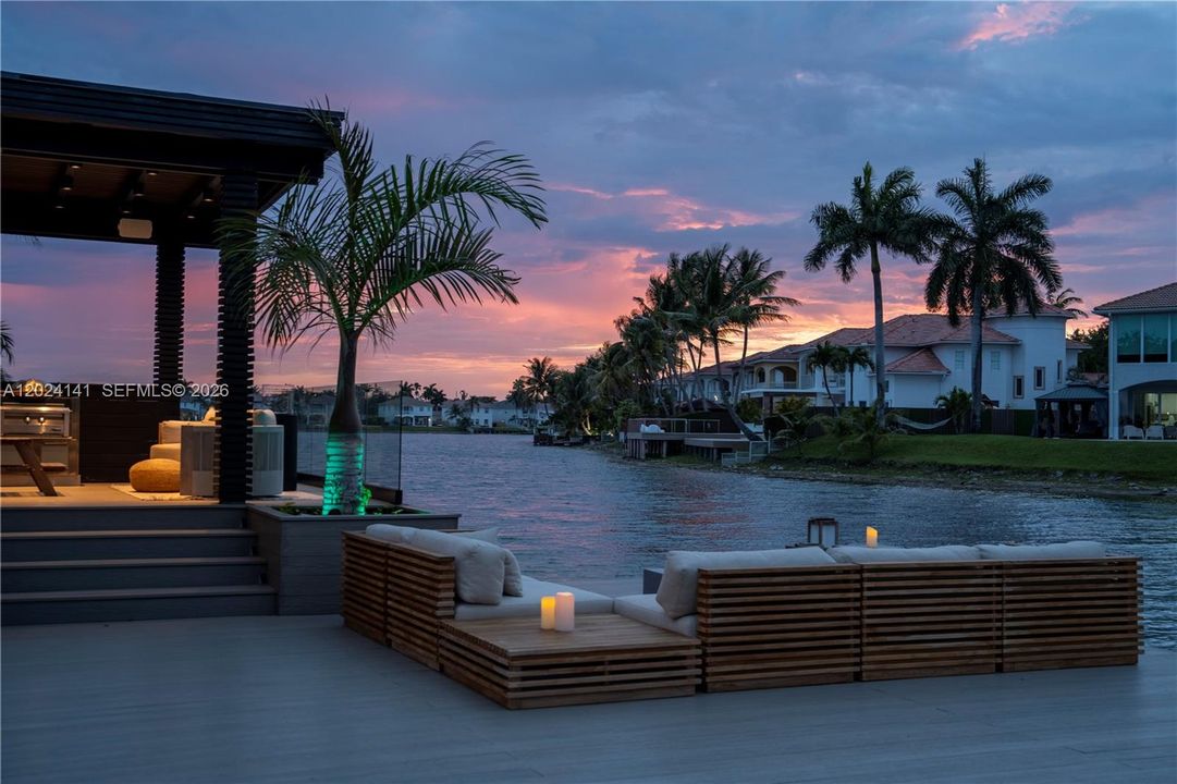 For Sale: $2,950,000 (5 beds, 5 baths, 3429 Square Feet)