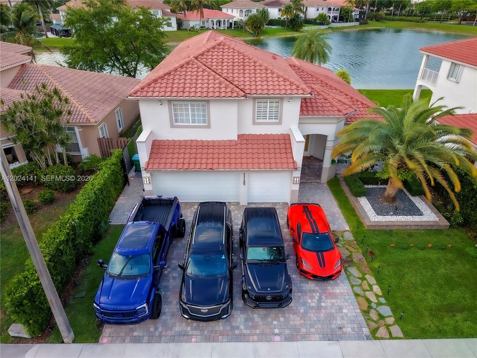For Sale: $2,950,000 (5 beds, 5 baths, 3429 Square Feet)