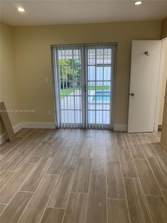 Activo con contrato: $4,300 (3 camas, 2 baños, 1801 Pies cuadrados)