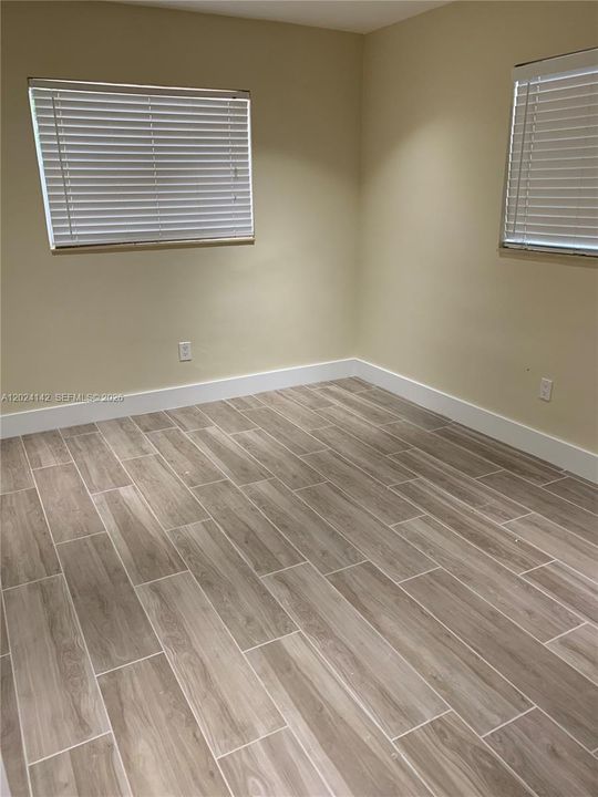 Activo con contrato: $4,300 (3 camas, 2 baños, 1801 Pies cuadrados)