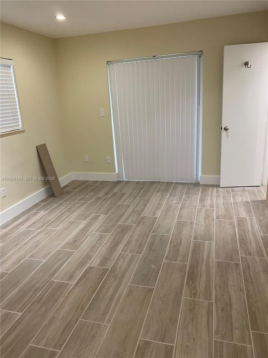 Activo con contrato: $4,300 (3 camas, 2 baños, 1801 Pies cuadrados)