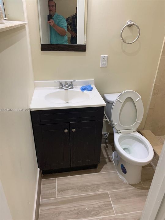 Activo con contrato: $4,300 (3 camas, 2 baños, 1801 Pies cuadrados)