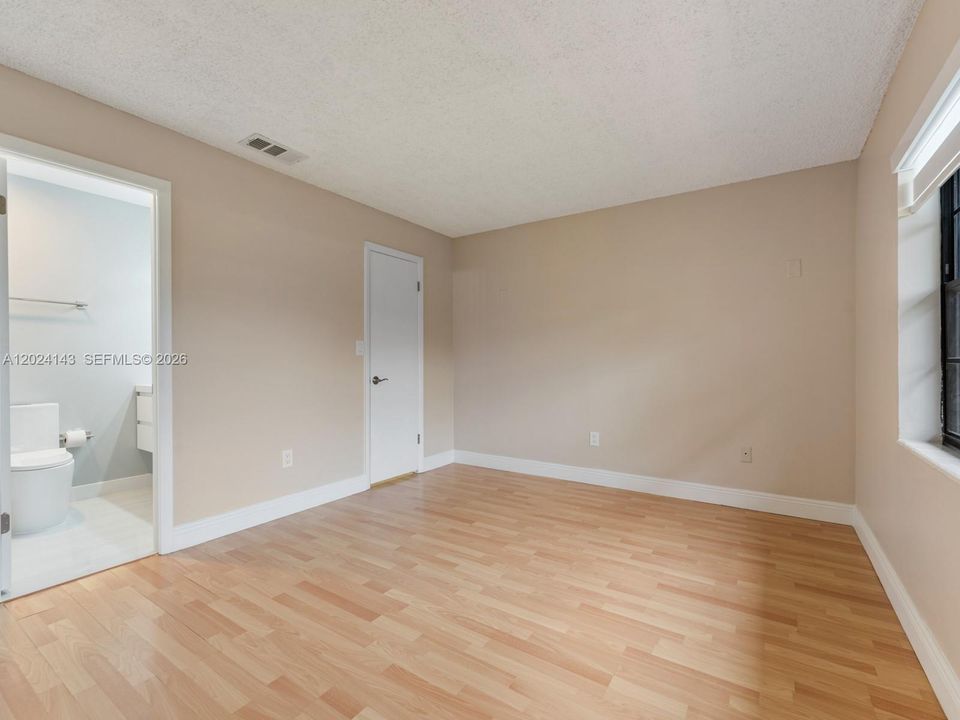 Active With Contract: $3,700 (4 beds, 2 baths, 1330 Square Feet)