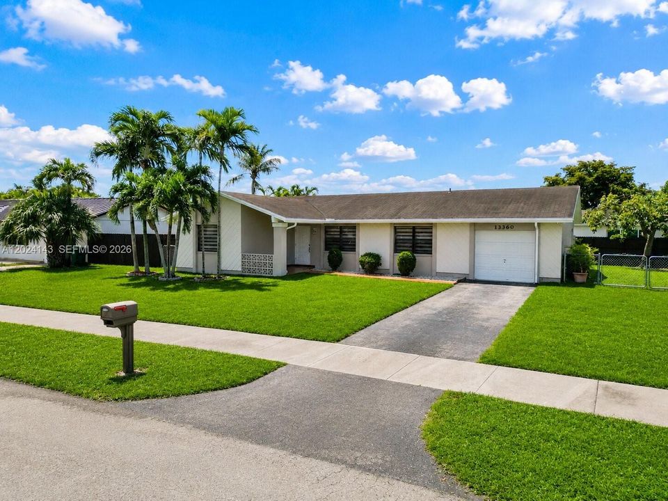 Active With Contract: $3,700 (4 beds, 2 baths, 1330 Square Feet)