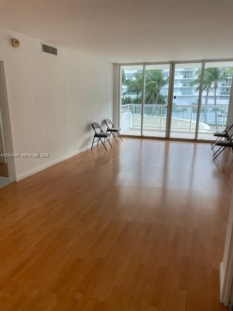 Activo con contrato: $3,350 (2 camas, 2 baños, 1190 Pies cuadrados)