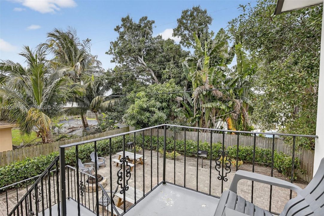 For Rent: $1,800 (1 beds, 1 baths, 750 Square Feet)