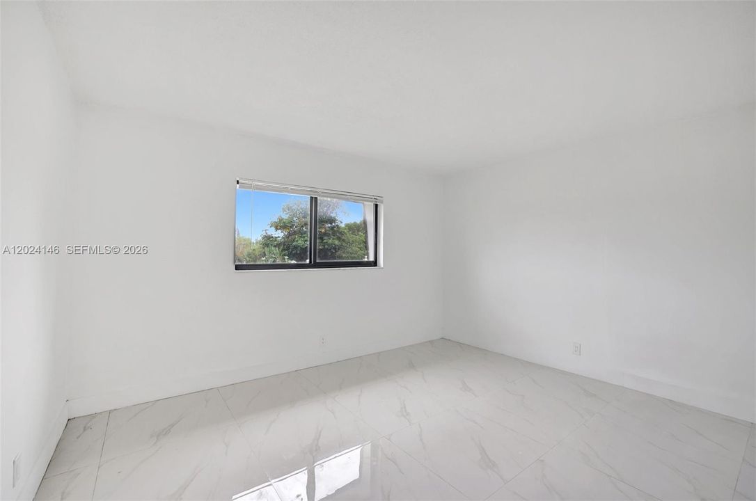 For Rent: $1,800 (1 beds, 1 baths, 750 Square Feet)