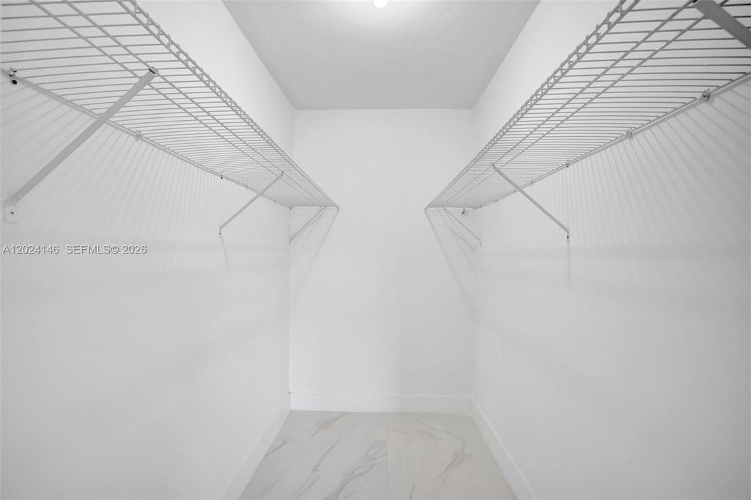 For Rent: $1,800 (1 beds, 1 baths, 750 Square Feet)