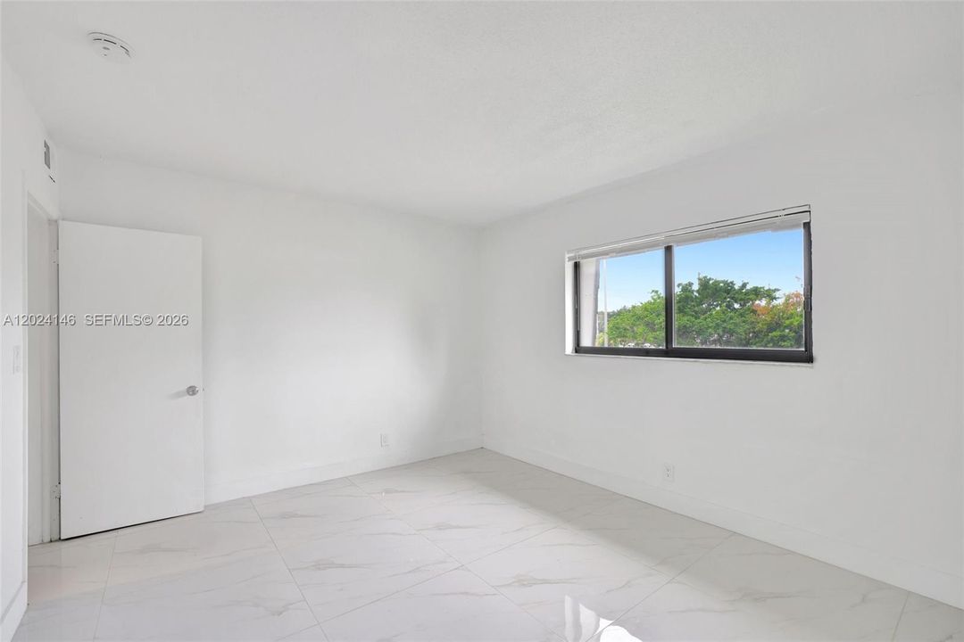 For Rent: $1,800 (1 beds, 1 baths, 750 Square Feet)