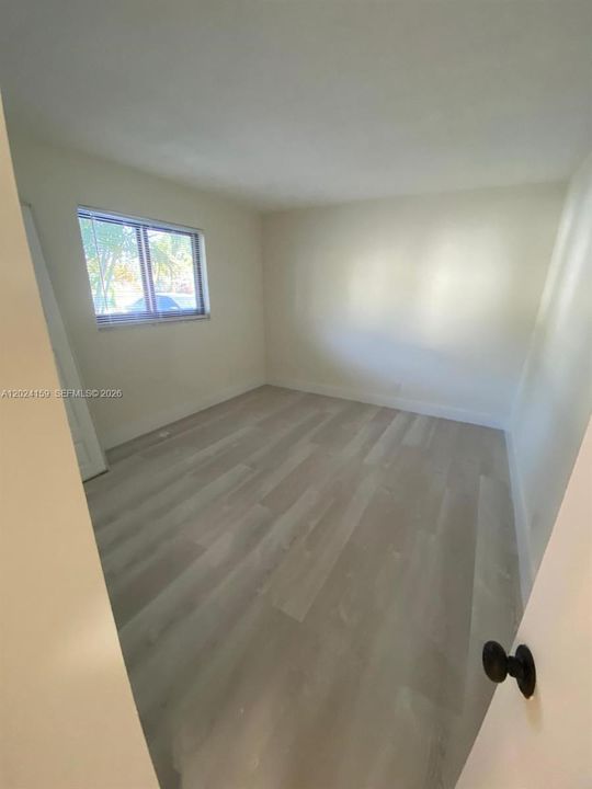 В аренду: $2,300 (2 спален, 1 ванн, 900 Квадратных фут)