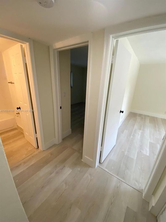 В аренду: $2,300 (2 спален, 1 ванн, 900 Квадратных фут)